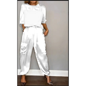 ชุดเซ็ต 2 ชิ้นแฟชั่นสำหรับผู้หญิง ผ้าซาตินเนื้อนุ่ม คอกลม กางเกงรูดเชือก สไตล์ลำลอง - Product Image 4