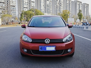 Volkswagen Golf 2012, 1.6L, Automático, Confort, Icono Alemán Probado, Bajo Costo y Confiable, Ideal para Desplazamientos - Product Image 2