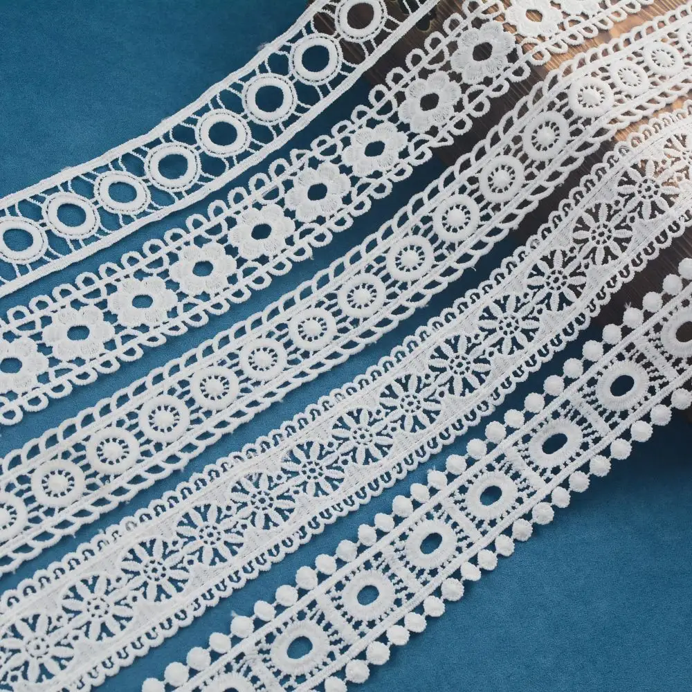 Tecido de renda bordado de poliéster para mulheres, tecido de renda bordado em tule com borda e acabamento, venda local