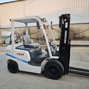 Montacargas Usado TCM 25 con Desplazamiento Lateral, 2.5 Toneladas, Motor <span class=keywords><strong>Isuzu</strong></span> Original de Marca Japonesa, Modelo FD25T3, Alta Eficiencia, en Stock - Product Image 4