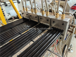 Machine d'extrusion de profilés d'isolation thermique en polyamide PA66 GF25 - Product Image 3