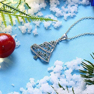 Collana con Ciondolo Albero di Natale per Donne, Gioiello Scintillante con Charm Natalizio, Regalo di Moda - Product Image 3