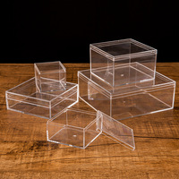 Boîte en plastique carrée élégante à haute transparence avec couvercle pour bijoux, badges de collection, cartes, cadeaux et présents