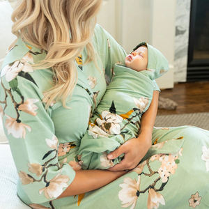 Bio-Baumwolle Mutterschaft Pyjama Set Mutterschaft Robe und Swaddle Mama Robe für Mutterschaft und Baby Mutter Robe und Baby Swaddle - Product Image 5