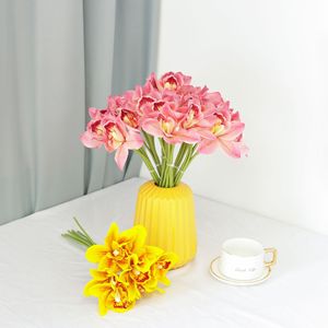 D449 Venta al por mayor de flores artificiales hechas a mano de seis cabezas Huilan para fotografía transfronteriza, accesorios para decoración del hogar de Año Nuevo - Product Image 6