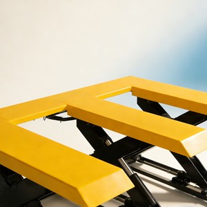 Zelfrijdende schaarhoogwerker voor ruig terrein, hydraulisch, elektrisch, voor grote buitenprojecten in de bouw - Product Image 1