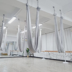 Hamac de yoga aérien et balançoire de yoga en <span class=keywords><strong>tissu</strong></span> de soie et taffetas de nylon, style dernier cri, professionnel, durable et élastique - Product Image 4