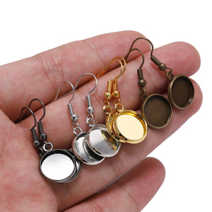 ตะขอเกี่ยวต่างหูทรงกลมแบบกลวง ชุบโลหะ สำหรับงาน DIY เครื่องประดับ  สีเงิน สีทอง สีโรสโกลด์ สีบรอนซ์โบราณ สีกันเมทัล - Product Image 4