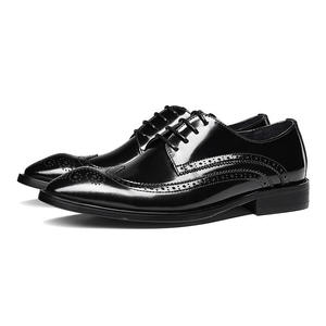 Nuevos Zapatos Elegantes para Hombre - Punta Cuadrada 3D, Agujeros Redondos Tallados, Cuero Genuino Brillante - Product Image 5
