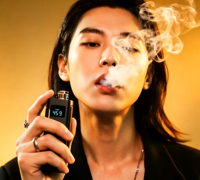 L'usine d'origine propose un service ODM. Les contenants vides de 1 ml à 2 ml, de 1 g à 2 g, les pièces jetables et les briquets USB peuvent être personnalisés.