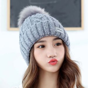 XIANGYU 2025 vente chaude hiver <span class=keywords><strong>bonnet</strong></span> chapeau pompons épais polyvalent Plus velours épaissi chaud <span class=keywords><strong>bonnet</strong></span> hiver tricot femmes chapeaux - Product Image 2