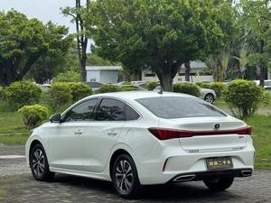 รถยนต์ฉางอัน ยี่เดียน 2022 พลัส บลูเวล NE 1.4T GDI DCT ซีดาน สีขาวภายนอก สีดำแดงภายใน ดีไซน์สองสี 1-25000 ไมล์ - Product Image 6