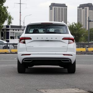 Hubei Yitong Skoda <span class=keywords><strong>Karoq</strong></span> Usata 2023 Russia 2024 TSI280 Guida a Sinistra Cinese in Stock SUV a Benzina - Product Image 5