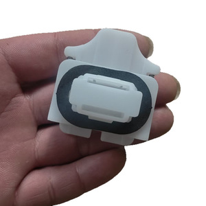 คลิปหนีบเบาะเทสลาสำหรับรุ่น 3 รุ่น Y ตัวล็อคยึดเบาะหลังแบบสปริง ชิ้นส่วนไนลอน FBW - Product Image 4
