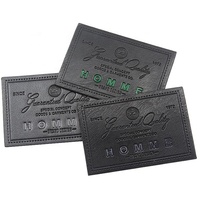 Großhandel Bekleidungszubehör Private Label Logo PU Echtleder-Etikett Jeans Blanko-Kleidungsetikett Geprägter Individueller Leder-Patch
