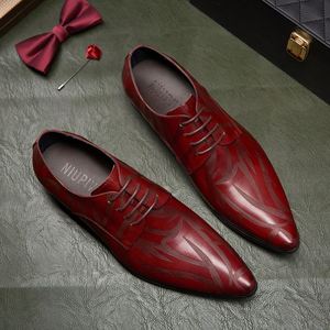 Zapatos de Cuero Casuales de Moda para Hombre con Punta Puntiaguda, Cómodos, Transpirables, con Cierre de Cordones, para Anfitriones y Novios - Product Image 2