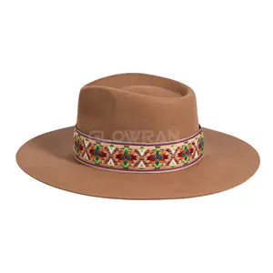 قبعات فيدورا فاخرة للرجال بحافة واسعة مصممة للجنسين بألوان بنية فاتحة للسفر مع عصابة قبعات واسعة