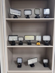 ไฟฉาย LED แบบพกพา ใช้แบตเตอรี่ สำหรับงานกลางแจ้ง ใช้ได้กับไซต์งาน ก่อสร้าง ซ่อมแซม และตั้งแคมป์ ขายส่ง - Product Image 2