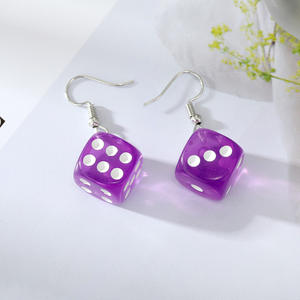 Boucles d'oreilles à la mode, pas cher, mignon, Design amusant, jeu de fête, couleur bonbon, dés aléatoires, <span class=keywords><strong>2022</strong></span> - Product Image 6