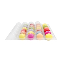 Vente en gros Nouveau Boîte Dim Sum blanche transparente en plastique PET Conteneur 24 macarons avec couvercle ouvert Emballage de gâteau alimentaire jetable