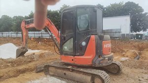 Miniexcavadora Usada Hitachi ZX55USR de 5.5 Toneladas, Motor PLC, Lista para Enviar, Bomba Hidráulica, Rodamiento, Caja de Cambios, Motor de Engranajes - Product Image 2