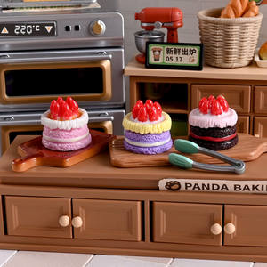 Miniature de gâteau à la crème aux fraises, modèle de nourriture miniature pour maison de poupée, en résine peinte à la main, accessoires artistiques pour la photographie - Product Image 5