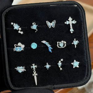 Bijoux de piercing tendance en cuivre et zircon, clous d'oreille et bijoux de corps en zircon bleu (croix, étoile, serpent, cœur) pour cartilage, vente en gros - Product Image 1