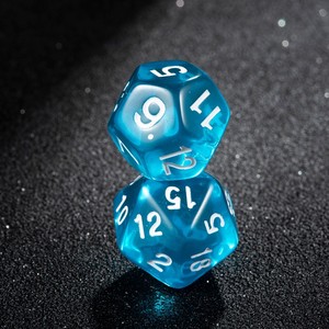 Vente en gros usine : Ensemble de dés polyédriques transparents bleu clair, personnalisables, pour jeux de table en vrac, DND et <span class=keywords><strong>RPG</strong></span> - Product Image 6