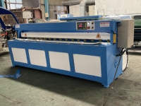 Machine de découpe électrique semi-automatique de haute qualité pour métaux, épaisseur 1,5 mm, guillotine à pompe à engrenages, coupe maximale 2500 mm