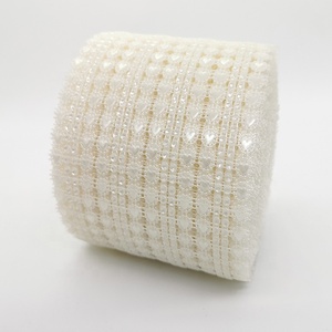 Dongyang Bán Buôn 16 Row Ngà Trắng Cắt Tỉa Tim Chuyển Kim Cương Lõm Sequins Lưới Cuộn Cho Trang Trí Đám Cưới - Product Image 1