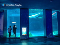 Grand aquarium carré en acrylique personnalisé Oceanarium de luxe moderne au design emballé dans une boîte