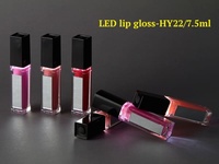 Gloss à lèvres LED en plastique 6,5 ml avec fonction lumière LED