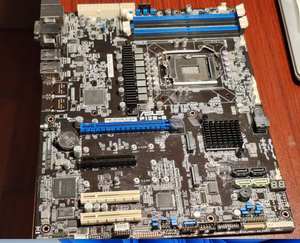 สำหรับเมนบอร์ดเซิร์ฟเวอร์ P12R-E LGA1200 DDR4 ATX มือสอง รองรับแรม 64GB แบบดูอัลแชนแนล รองรับซีพียูสำหรับการประกอบคอมพิวเตอร์ประสิทธิภาพสูง - Product Image 3