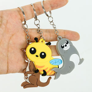 حلقة مفاتيح صغيرة لطيفة عالية الجودة، حلقة مفاتيح كرتونية ناعمة ثنائية الأبعاد مع شعار مخصص - Product Image 4