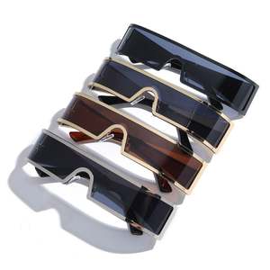 Lunettes de soleil Y2K tendance vintage à petite monture avec logo personnalisé, verres monobloc en alliage UV400, style punk - Product Image 3