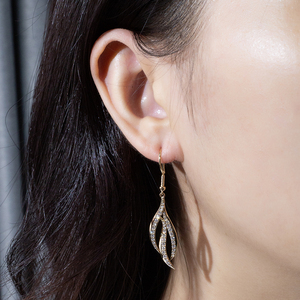 Pendientes de diamantes redondos de oro amarillo de 18 quilates Messi Jewelry MSE-843 para mujer - Product Image 5