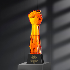 Noble exquisito esmalte de colores en forma de puño con trofeo para los premios de coraje y excelencia empresarial - Product Image 2