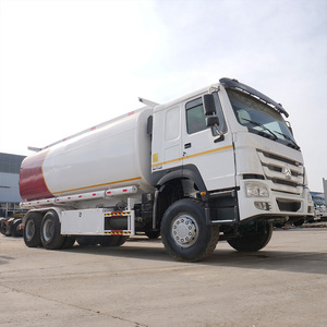 Camion-<span class=keywords><strong>citerne</strong></span> à essence/diesel d'<span class=keywords><strong>occasion</strong></span> Weichai Engine Sinotruk Howo 380HP - Product Image 5