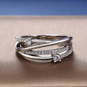 Anello di Fidanzamento F257 per Donna in Oro Bianco con Diamanti Naturali Taglio Brillante Rotondo Colore G - Product Image 3