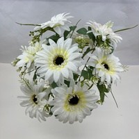 Buket Bunga Gerbera Daisy Buatan dari Sutra, Bunga Daisy Afrika dengan Daun Hijau untuk Dekorasi Vas Meja Pernikahan dan Rumah