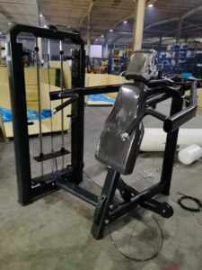 Máy ép vai bằng thép sử dụng trong phòng tập thể hình TZ Fitness, dùng cho tập luyện thể hình, tăng cường sức mạnh, trọng lượng 65kg - Product Image 3