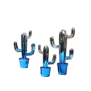 Ornamentos decorativos de Natal para TV, modelo de artesanato em resina de cactus estilo folk personalizado, tema cruzado para decoração de casa