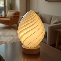 Lampe de table haut de gamme de style nordique pour chambre à coucher, veilleuse de style INS avec ornements de grande valeur pour la décoration de la pièce