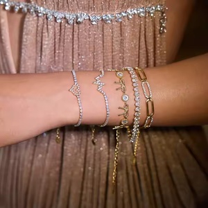 Pulsera <span class=keywords><strong>de</strong></span> lazo <span class=keywords><strong>de</strong></span> corazón <span class=keywords><strong>de</strong></span> acero inoxidable chapado en oro <span class=keywords><strong>de</strong></span> 18 quilates, abalorio hueco <span class=keywords><strong>de</strong></span> circón, joyería <span class=keywords><strong>de</strong></span> capas virales <span class=keywords><strong>de</strong></span> <span class=keywords><strong>TikTok</strong></span>, accesorios diarios <span class=keywords><strong>de</strong></span> moda - Product Image 1