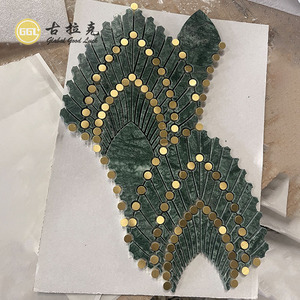 Marbre Verde <span class=keywords><strong>Alpi</strong></span> de luxe avec carreaux de mosaïque au jet d'eau à pois en laiton pour la décoration intérieure - Product Image 2