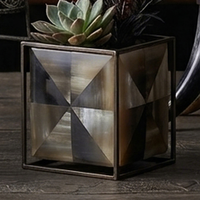 Pot de fleurs géométrique en métal, cube porte-plantes succulentes, centre de table décoratif, récipient décoratif pour mariage et événements, fait main, durable