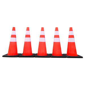 Cono de Tráfico de PVC de 700 mm, Cuerpo Rojo, Base Negra, Cono de Seguridad Reflectante para Advertencia Vial, Base de Plástico de 360x360 mm - Product Image 5