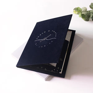 <span class=keywords><strong>Invitation</strong></span> de mariage minimaliste personnalisée, couverture rigide pliable, velours bleu marine, avec carte en acrylique miroir argenté à feuille d'or blanche, enveloppe - Product Image 2