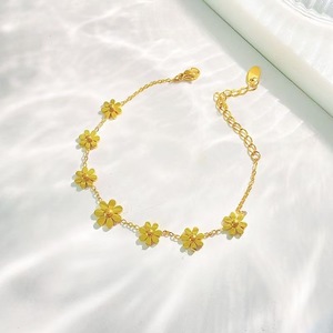 Fashion Bracelet - Women's Stainless Steel <b>Daisy</b> Pendant Bracelet - Trendy Golden Sunflower Bracelet - Product Image 2
