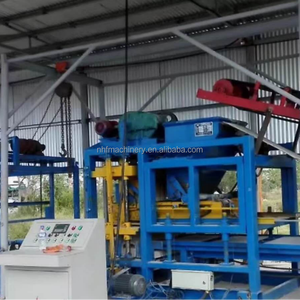 Gagnez de l'argent à domicile : Idées d'affaires à petit investissement et gros profit – Machine automatique de fabrication de blocs de pavés creux QT4-25 à longue durée de vie - Product Image 4